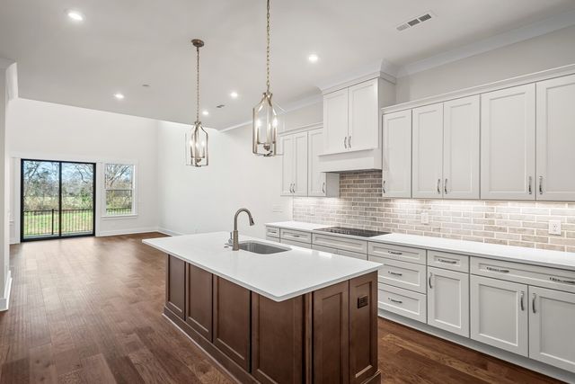 2056 Conductor Ln, Thompsons Station, TN 37179