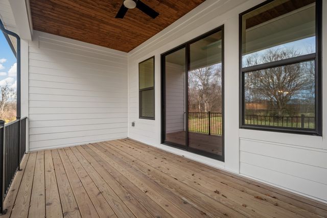 2056 Conductor Ln, Thompsons Station, TN 37179