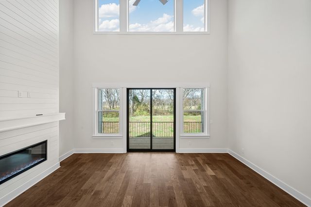 2056 Conductor Ln, Thompsons Station, TN 37179