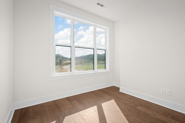 2056 Conductor Ln, Thompsons Station, TN 37179