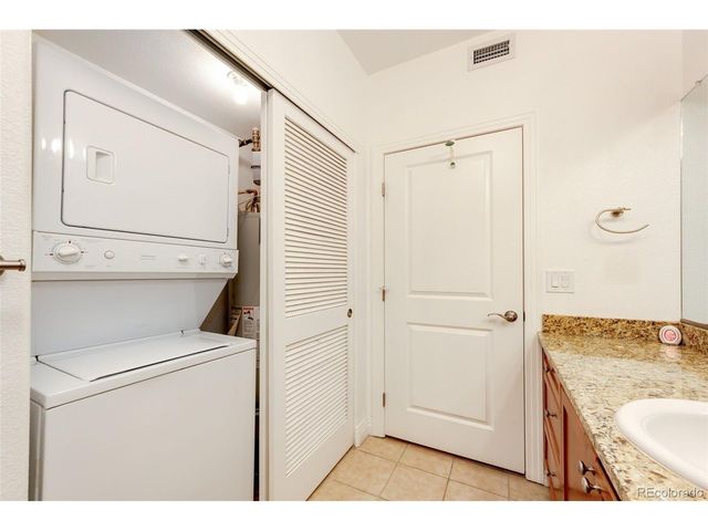 9059 E Panorama Cir B405, Englewood, CO 80112