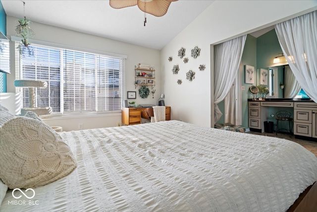 8006 Windham Lake Way 35, Indianapolis, IN 46214