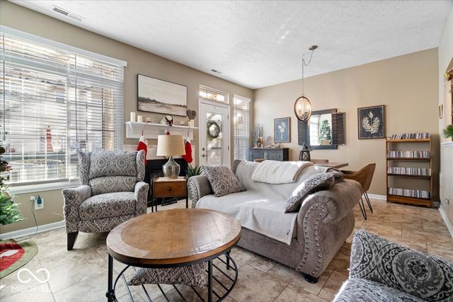 8006 Windham Lake Way 35, Indianapolis, IN 46214