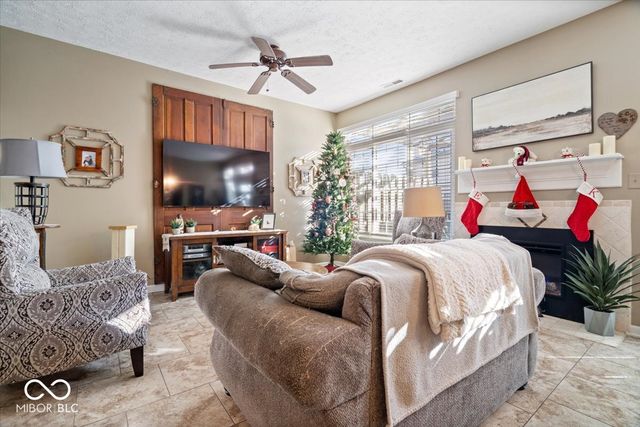 8006 Windham Lake Way 35, Indianapolis, IN 46214