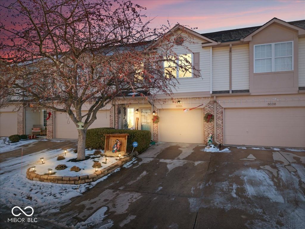 8006 Windham Lake Way 35, Indianapolis, IN 46214