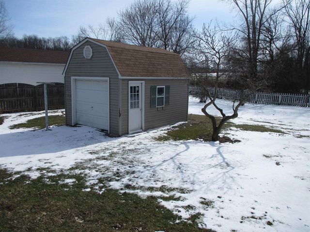 10520 E Garrison Rd Road, Durand, MI 48429