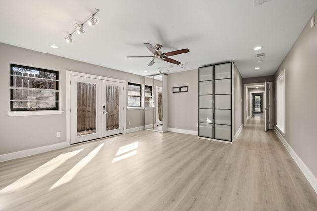 2105 Inverness Drive, Arlington, TX 76012