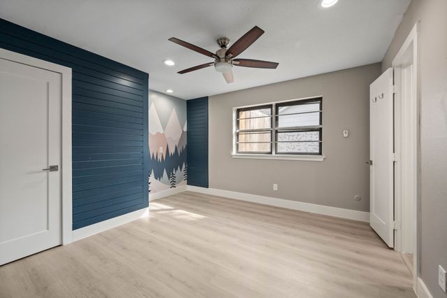 2105 Inverness Drive, Arlington, TX 76012