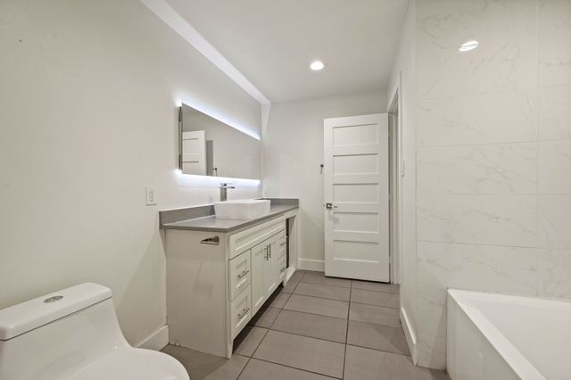 2105 Inverness Drive, Arlington, TX 76012
