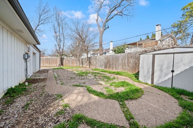 2105 Inverness Drive, Arlington, TX 76012
