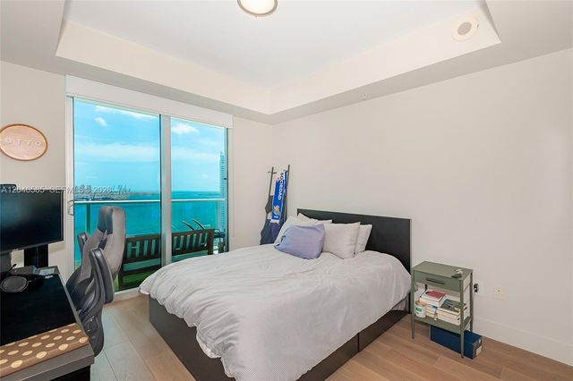 300 S Biscayne Boulevard T2612, Miami, FL 33131
