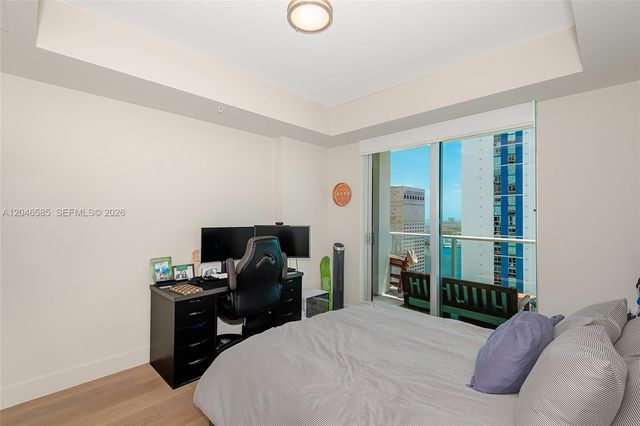 300 S Biscayne Boulevard T2612, Miami, FL 33131