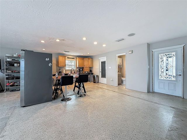 533 JOHNS PASS AVENUE, Madeira Beach, FL 33708