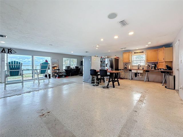 533 JOHNS PASS AVENUE, Madeira Beach, FL 33708