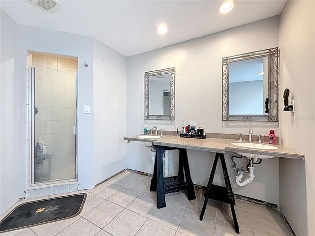 533 JOHNS PASS AVENUE, Madeira Beach, FL 33708