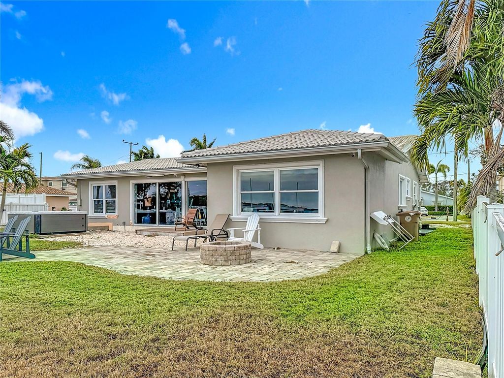 Image 13 of property listing at 533 JOHNS PASS AVENUE, Madeira Beach, FL 33708