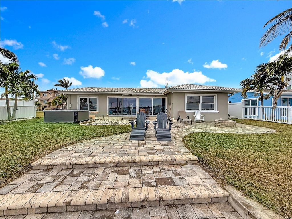 Image 15 of property listing at 533 JOHNS PASS AVENUE, Madeira Beach, FL 33708