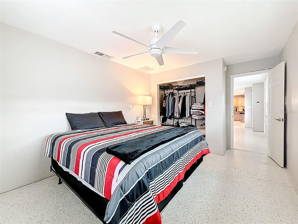 Image 35 of property listing at 533 JOHNS PASS AVENUE, Madeira Beach, FL 33708