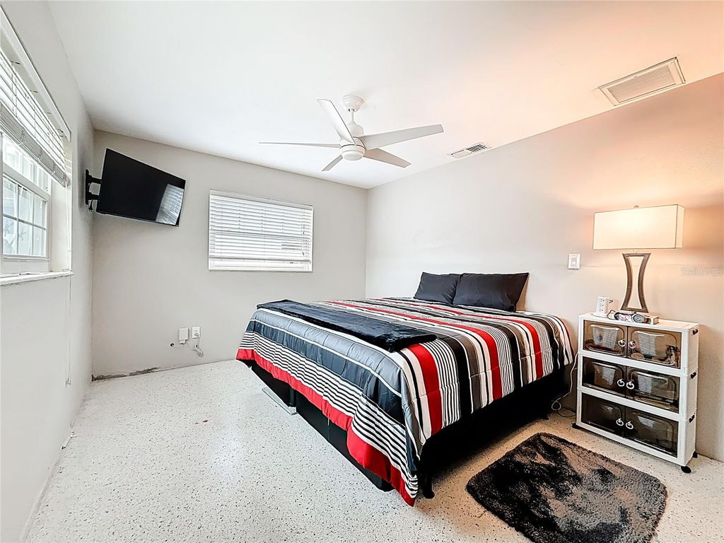 Image 36 of property listing at 533 JOHNS PASS AVENUE, Madeira Beach, FL 33708