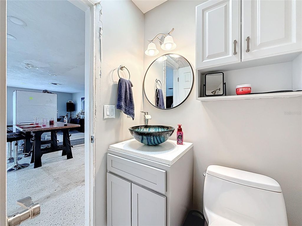 Image 38 of property listing at 533 JOHNS PASS AVENUE, Madeira Beach, FL 33708