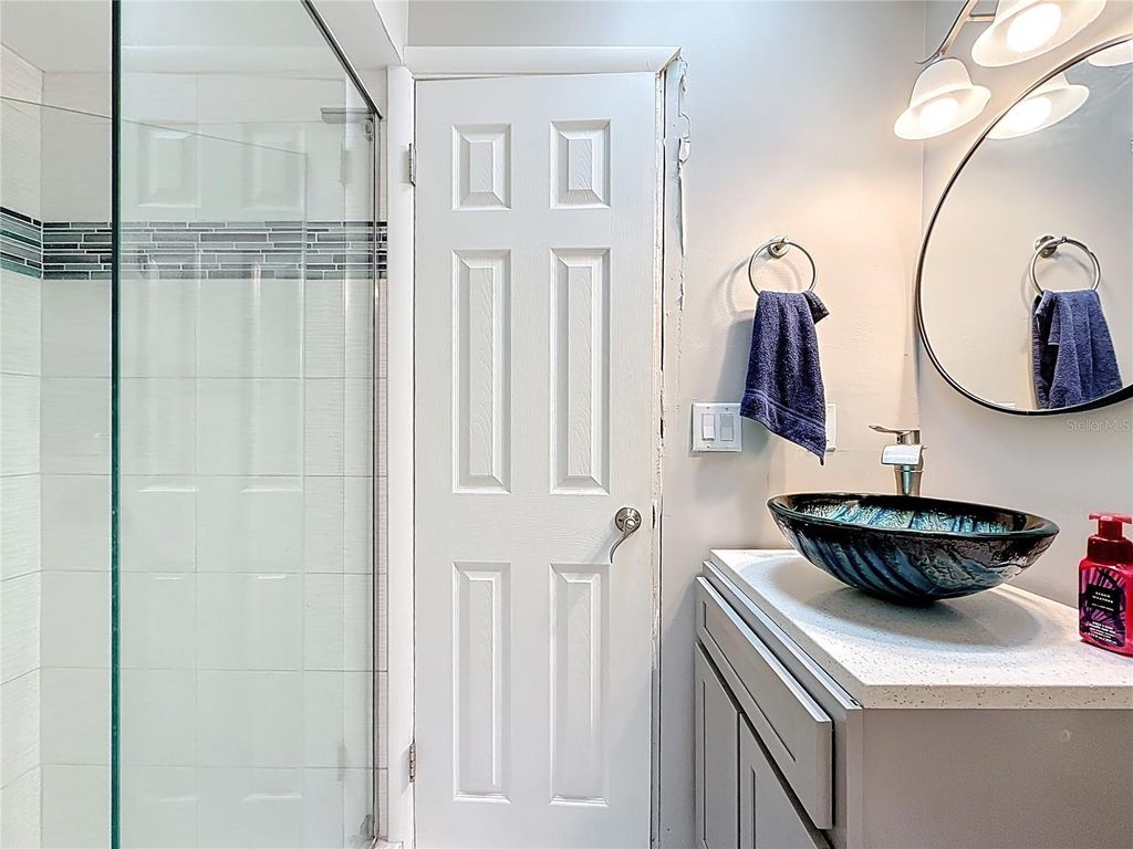 Image 39 of property listing at 533 JOHNS PASS AVENUE, Madeira Beach, FL 33708