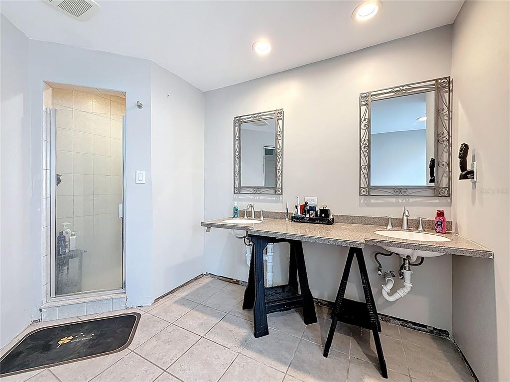 Image 50 of property listing at 533 JOHNS PASS AVENUE, Madeira Beach, FL 33708