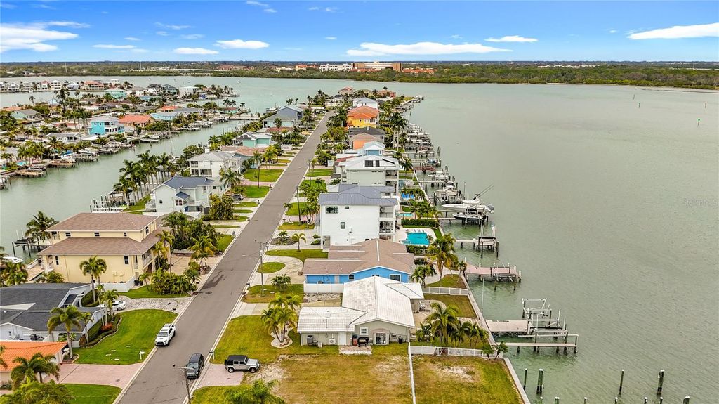 Image 62 of property listing at 533 JOHNS PASS AVENUE, Madeira Beach, FL 33708