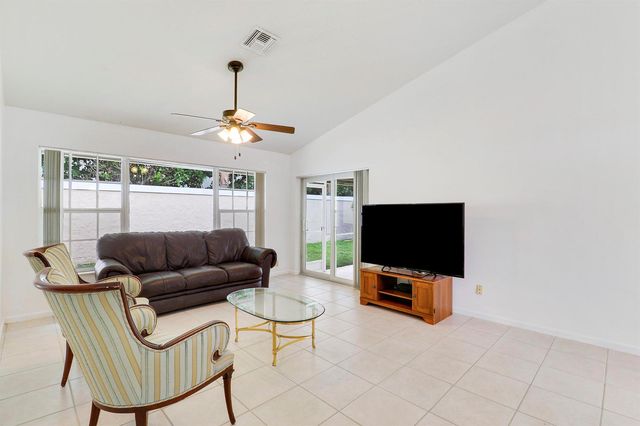 234 Moccasin Trail W, Jupiter, FL 33458
