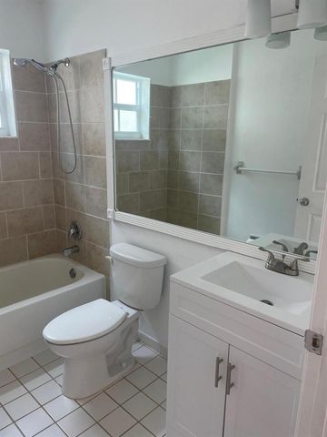 234 Moccasin Trail W, Jupiter, FL 33458