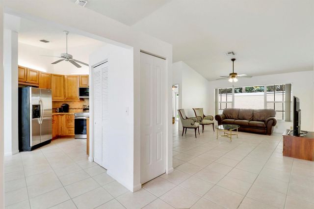 234 Moccasin Trail W, Jupiter, FL 33458