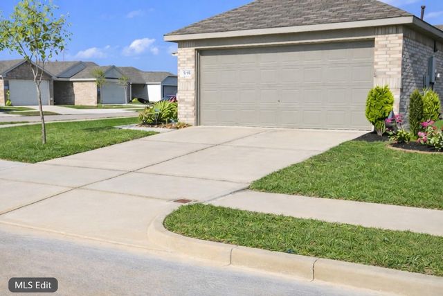 9018 Burnet Bay Ct Court, Baytown, TX 77521