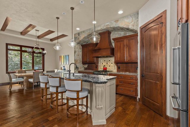 1835 PRESIDENTIAL DRIVE, Neenah, WI 54956