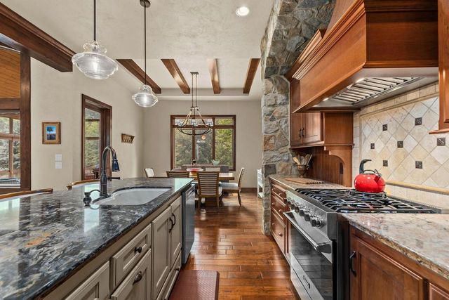 1835 PRESIDENTIAL DRIVE, Neenah, WI 54956