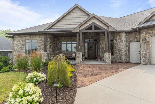 1835 PRESIDENTIAL DRIVE, Neenah, WI 54956