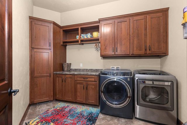 1835 PRESIDENTIAL DRIVE, Neenah, WI 54956