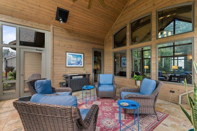 1835 PRESIDENTIAL DRIVE, Neenah, WI 54956