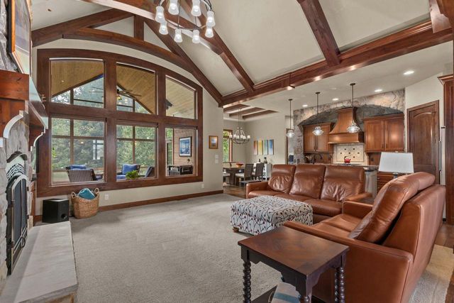 1835 PRESIDENTIAL DRIVE, Neenah, WI 54956