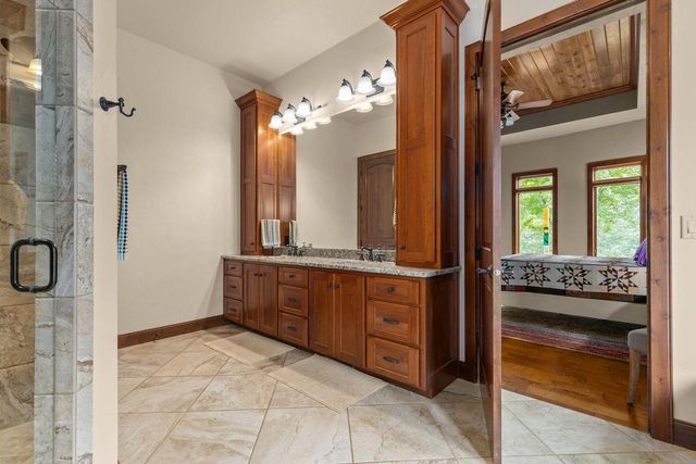 1835 PRESIDENTIAL DRIVE, Neenah, WI 54956