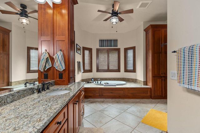 1835 PRESIDENTIAL DRIVE, Neenah, WI 54956