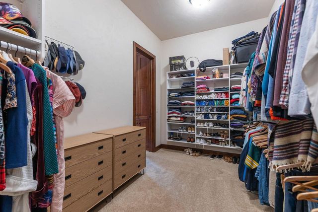 1835 PRESIDENTIAL DRIVE, Neenah, WI 54956