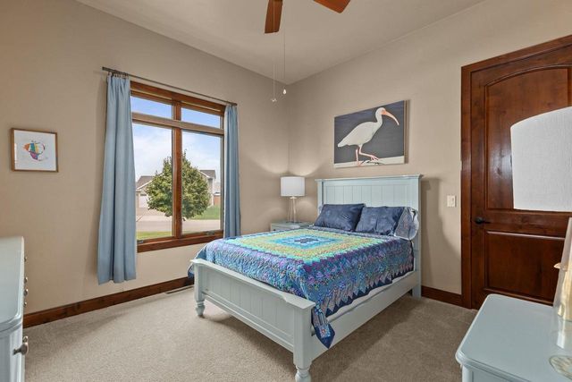 1835 PRESIDENTIAL DRIVE, Neenah, WI 54956