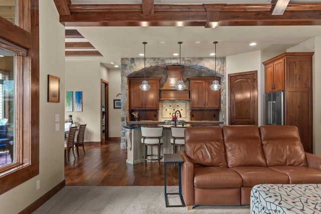 1835 PRESIDENTIAL DRIVE, Neenah, WI 54956