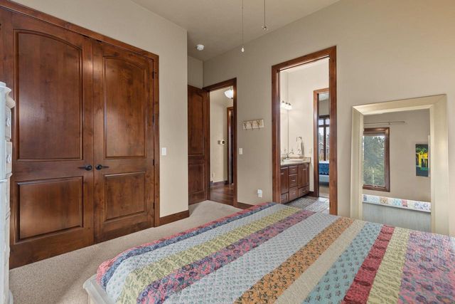 1835 PRESIDENTIAL DRIVE, Neenah, WI 54956
