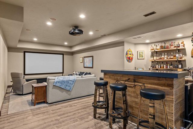 1835 PRESIDENTIAL DRIVE, Neenah, WI 54956