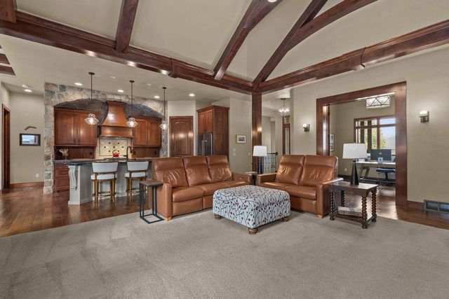 1835 PRESIDENTIAL DRIVE, Neenah, WI 54956
