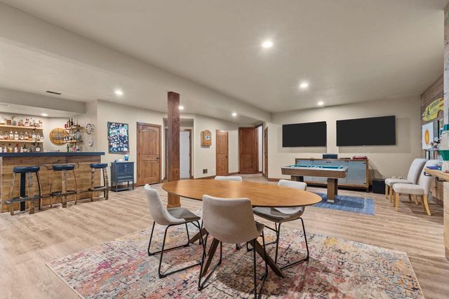 1835 PRESIDENTIAL DRIVE, Neenah, WI 54956