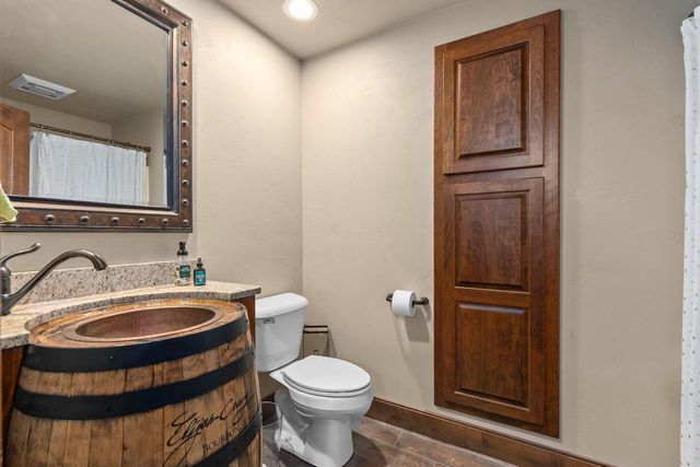 1835 PRESIDENTIAL DRIVE, Neenah, WI 54956
