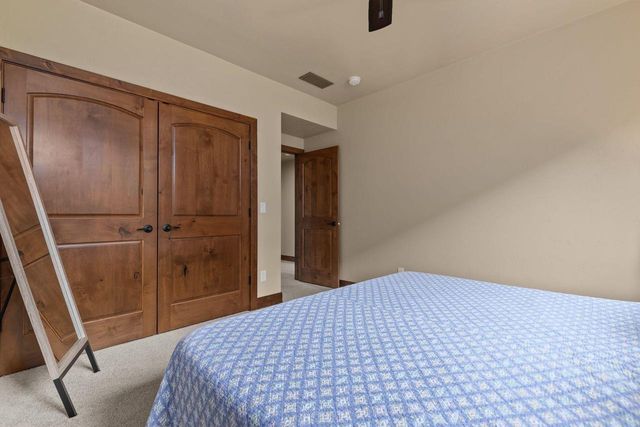 1835 PRESIDENTIAL DRIVE, Neenah, WI 54956