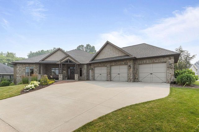 1835 PRESIDENTIAL DRIVE, Neenah, WI 54956