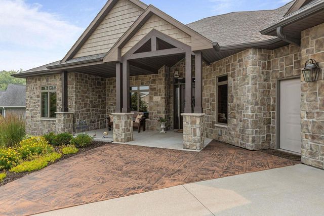 1835 PRESIDENTIAL DRIVE, Neenah, WI 54956